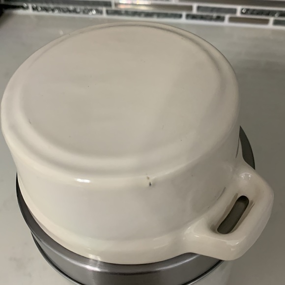 New! Mini Enameled Cast Iron Pot - Picture 4 of 10